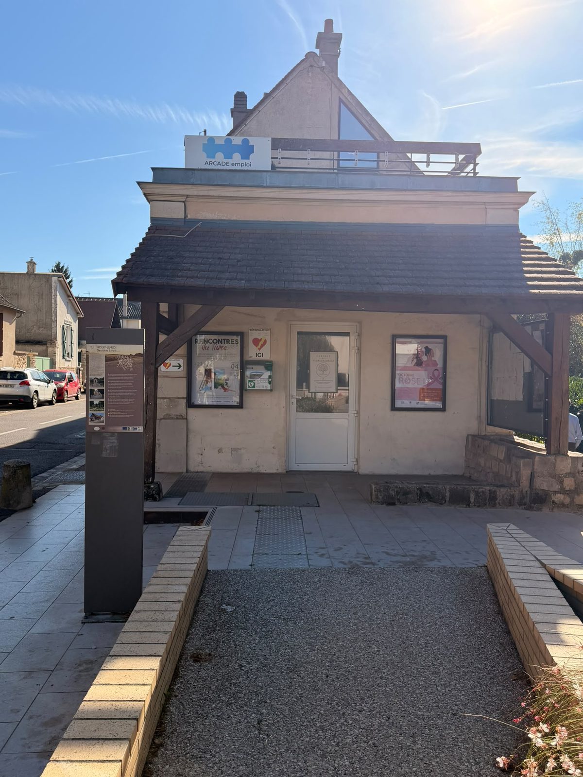 Façade et entrée du cabinet de neurofeedback, 33 rue André Le Bourblanc à Noisy-le-Roi